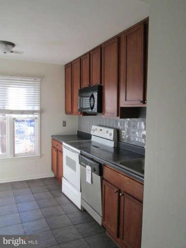 7770 Euclid Way Springfield, VA 22153 - Photo 2 of 28 Kitchen