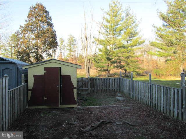 7770 Euclid Way Springfield, VA 22153 - Photo 21 of 28 Exterior (Rear)
