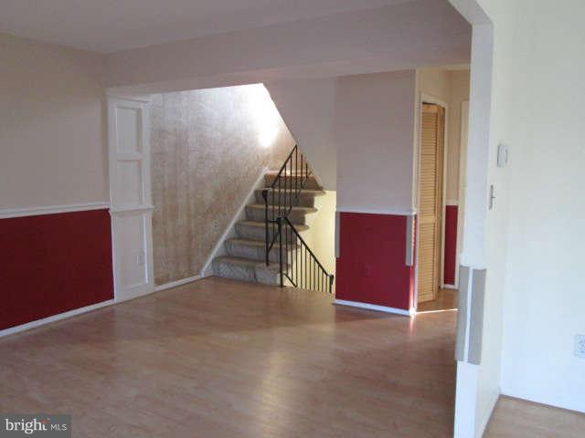 7770 Euclid Way Springfield, VA 22153 - Photo 8 of 28 Living Room