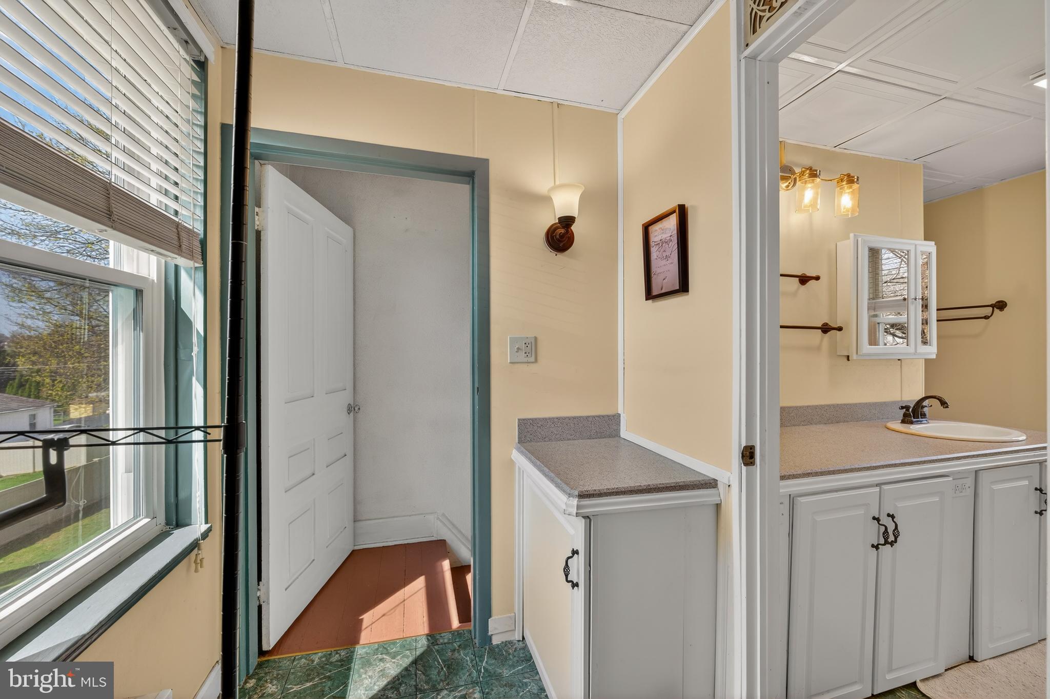 945 Main Street Bethlehem, PA 18018 - Photo 37 of 75