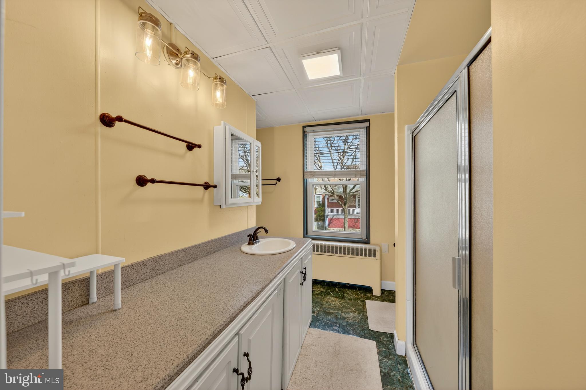 945 Main Street Bethlehem, PA 18018 - Photo 38 of 75 Primary Bathroom