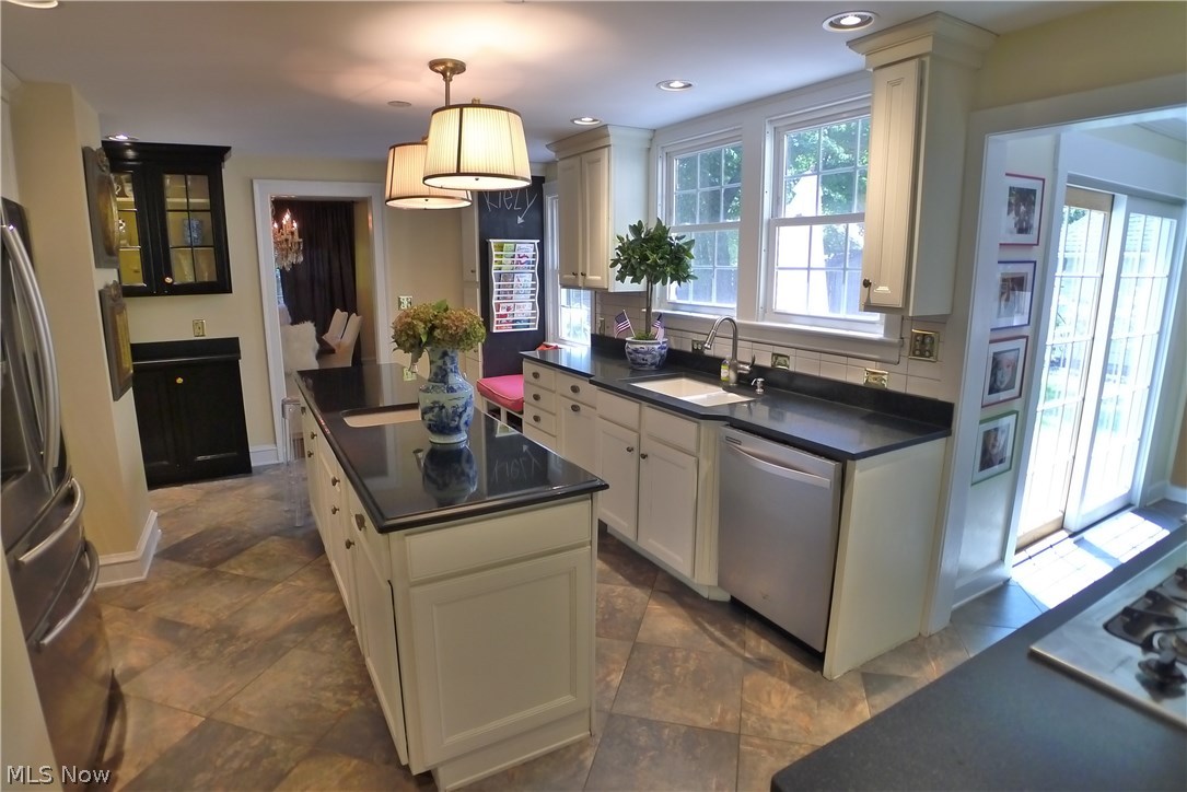 2976 Eaton Road Shaker Heights, OH 44122 - Photo 10 of 34 Gallery Image 10