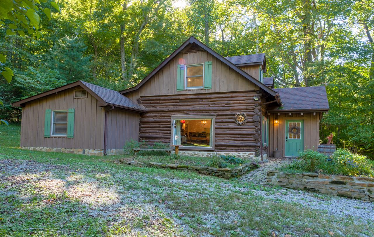 4470 Covered Bridge Road Nashville, IN 47448 - Photo 1 of 36 Gallery Image 1