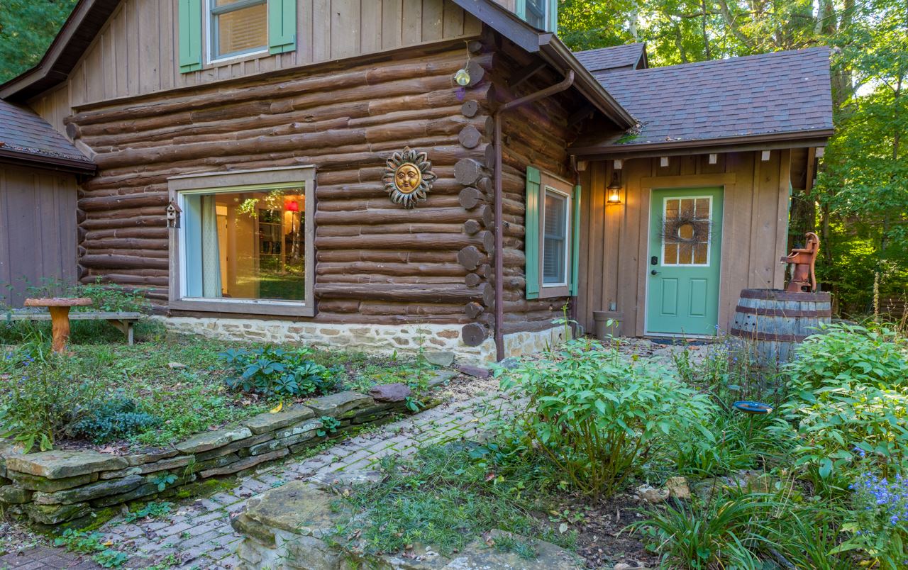 4470 Covered Bridge Road Nashville, IN 47448 - Photo 2 of 36 Gallery Image 2