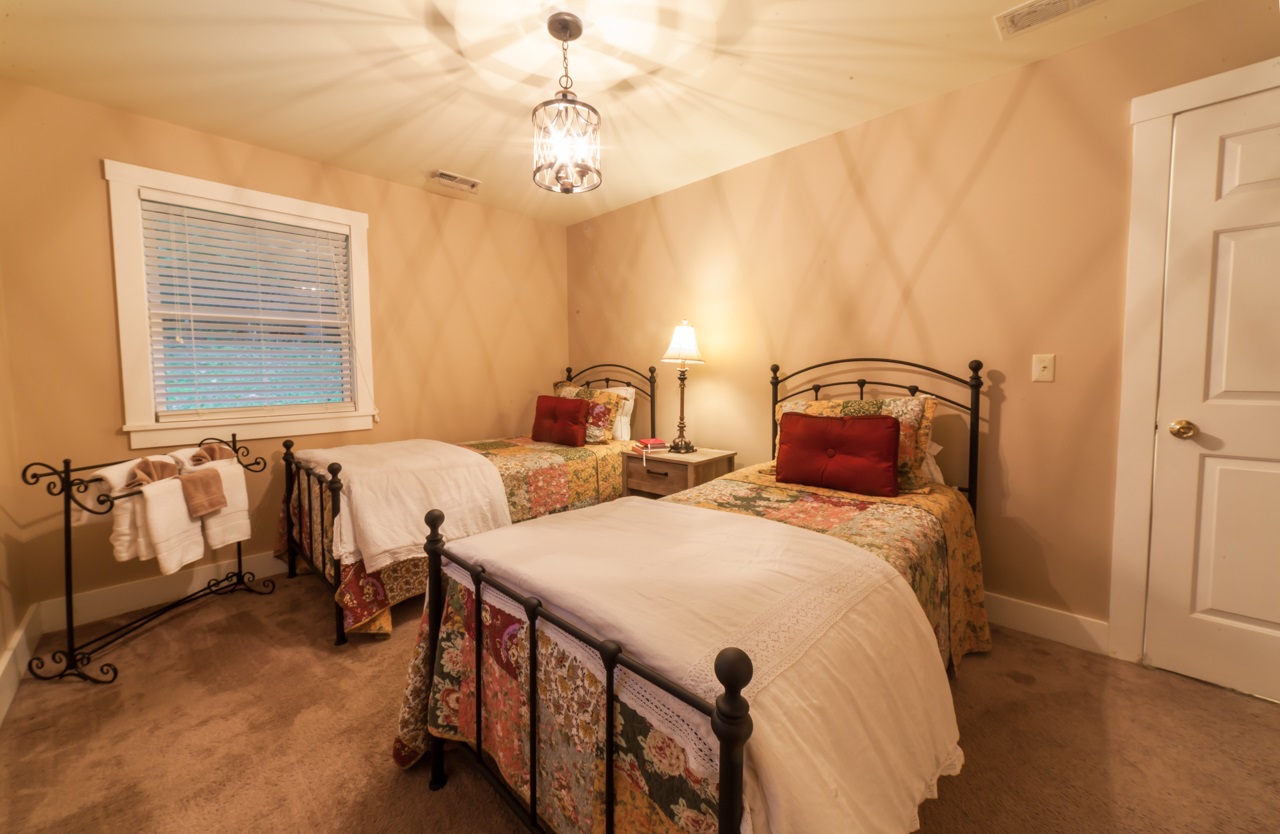 4470 Covered Bridge Road Nashville, IN 47448 - Photo 11 of 36 Gallery Image 11