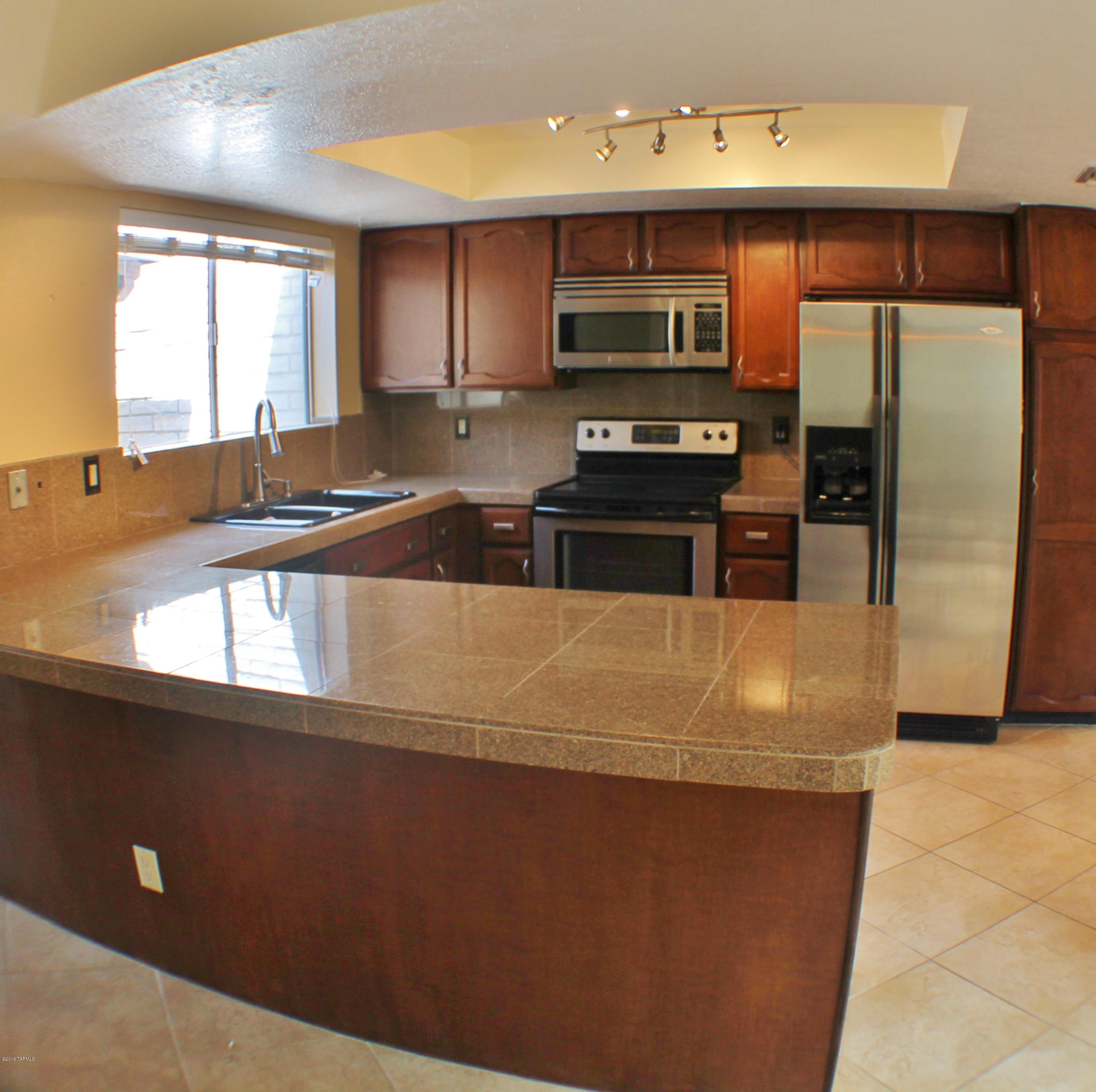 1301 North Vía Ronda Oeste Tucson, AZ 85715 - Photo 10 of 35