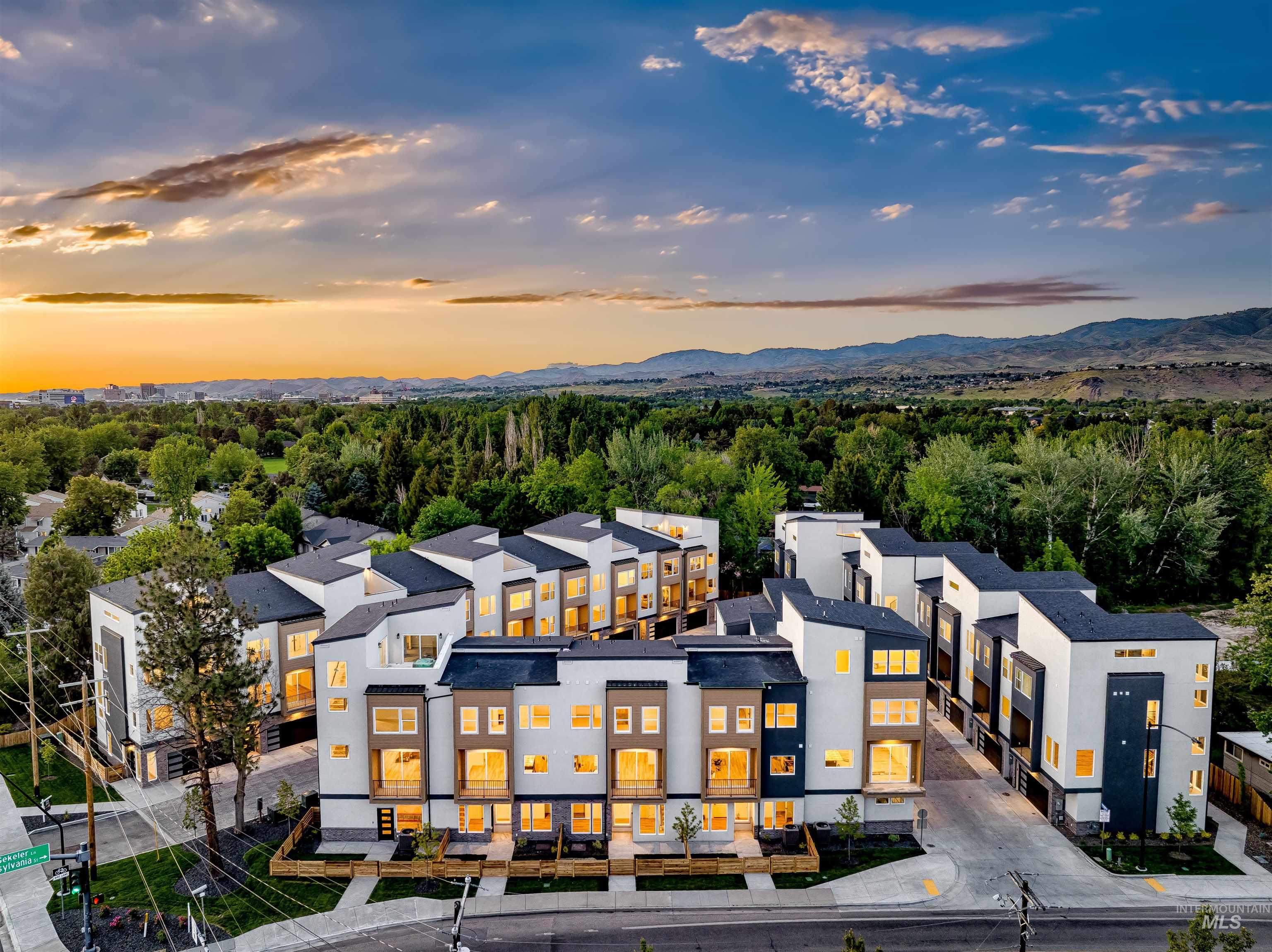 2044 South Mackinnon Lane Boise, ID 83706 - Photo 45 of 48 Aerial view