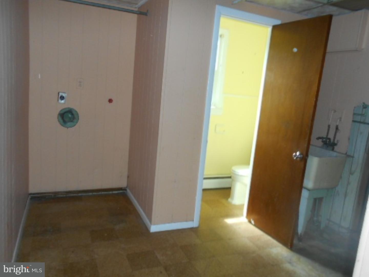 949 Edwards Drive Springfield, PA 19064 - Photo 16 of 19 Laundry Room