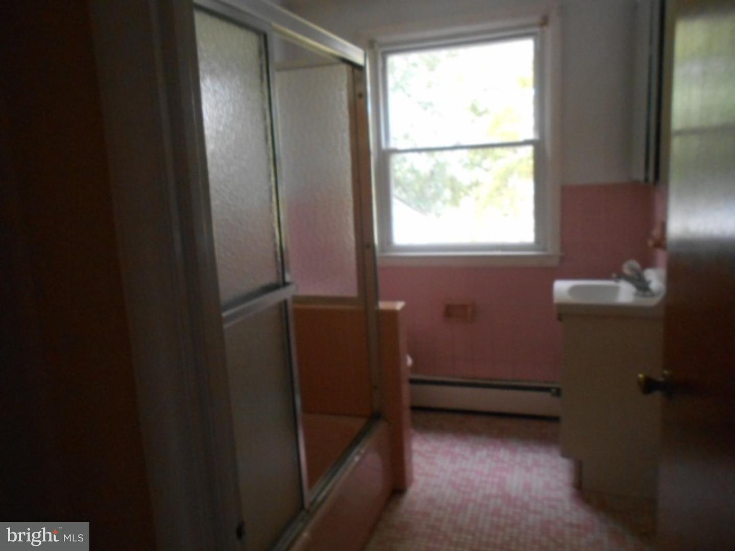949 Edwards Drive Springfield, PA 19064 - Photo 7 of 19 Master Bathroom