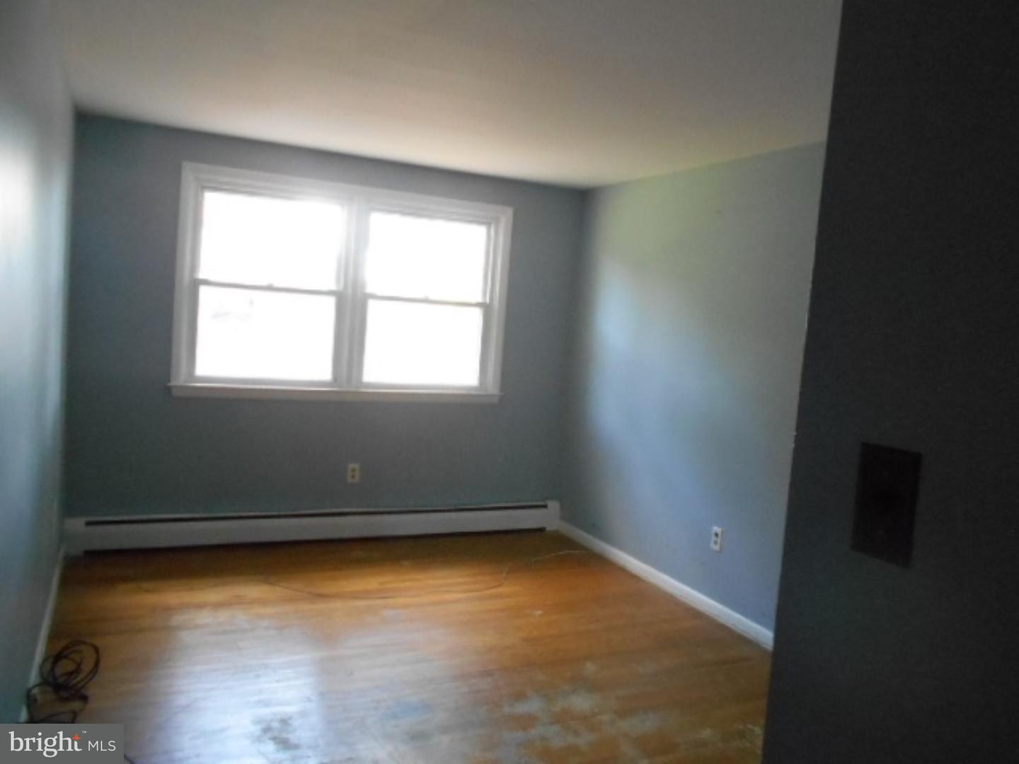 949 Edwards Drive Springfield, PA 19064 - Photo 10 of 19 Bedroom 3