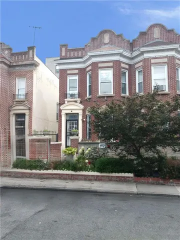 $978,000 | 8 Martense Court | Flatbush