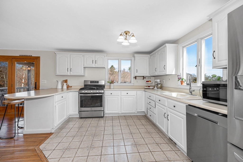 5 Silver Ledge Road Newbury, MA 01951 - Photo 5 of 36