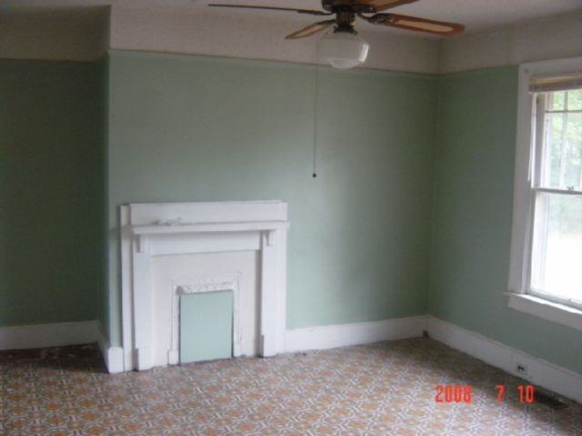 13 10th Street Greer, SC 29651 - Photo 3 of 6 Gallery Image 3