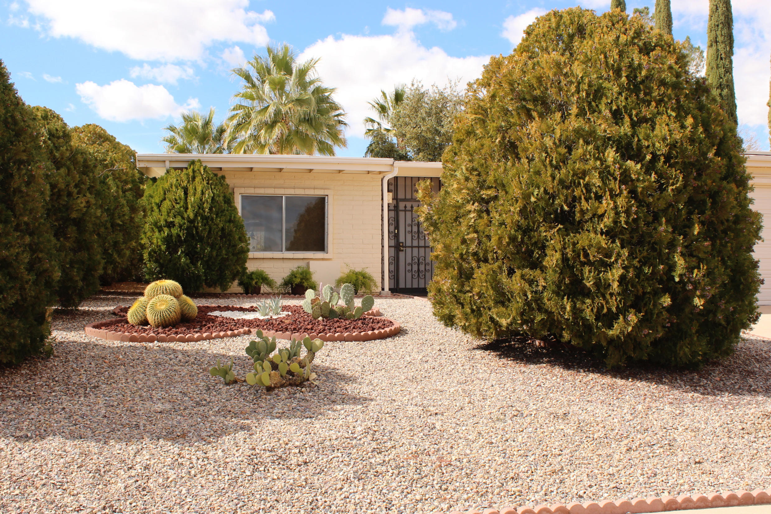485 West Rio-Santa Cruz Green Valley, AZ 85614 - Photo 3 of 32 Gallery Image 3