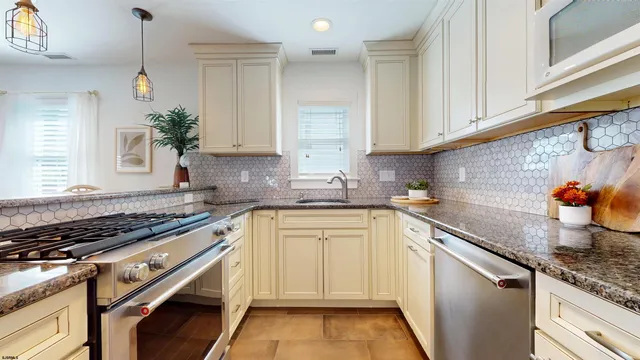 $629,000 | 28 East New York Avenue, Somers Point, NJ 08244