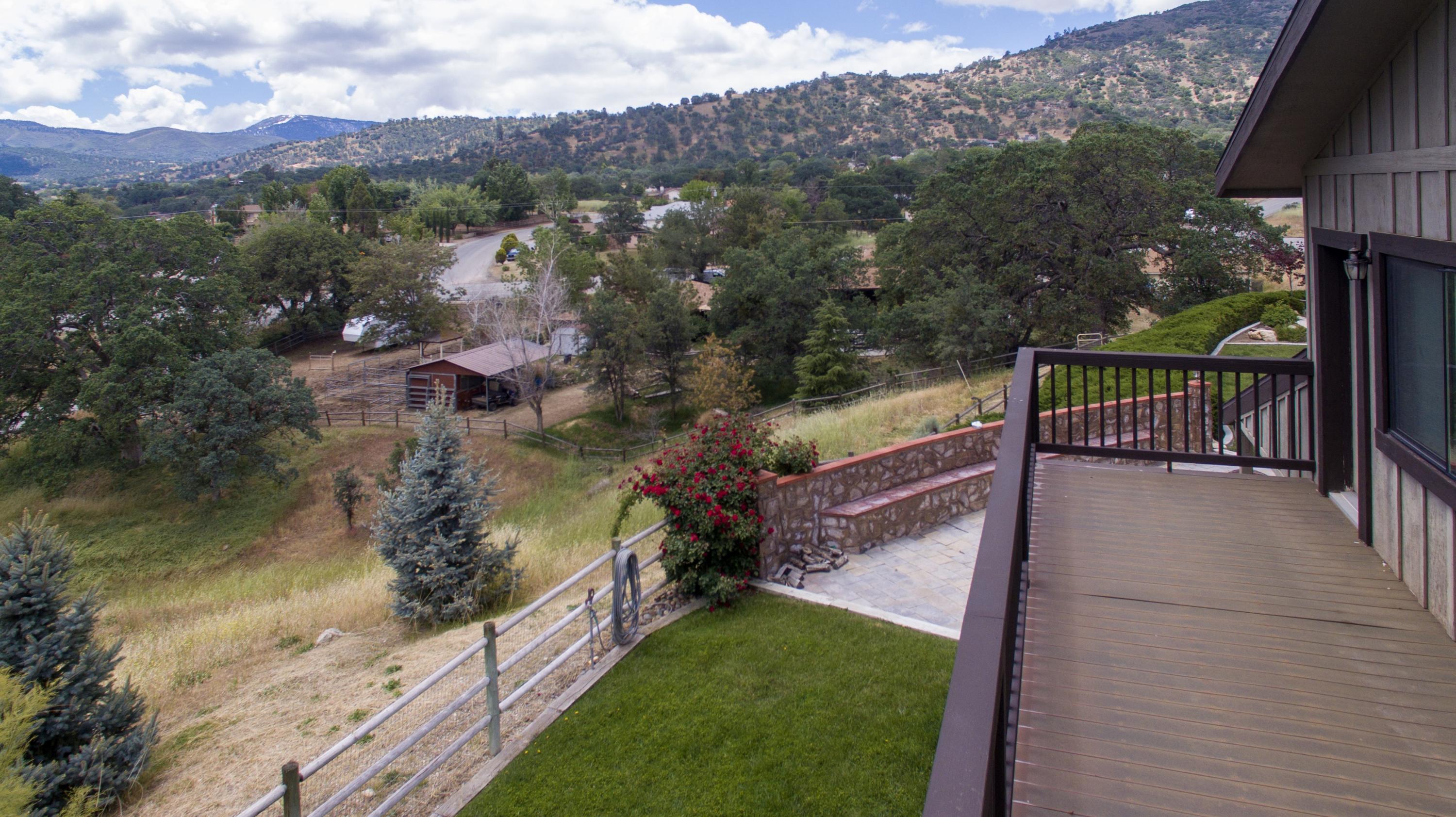 21175 Ridgeway Drive Tehachapi, CA 93561 - Photo 8 of 45