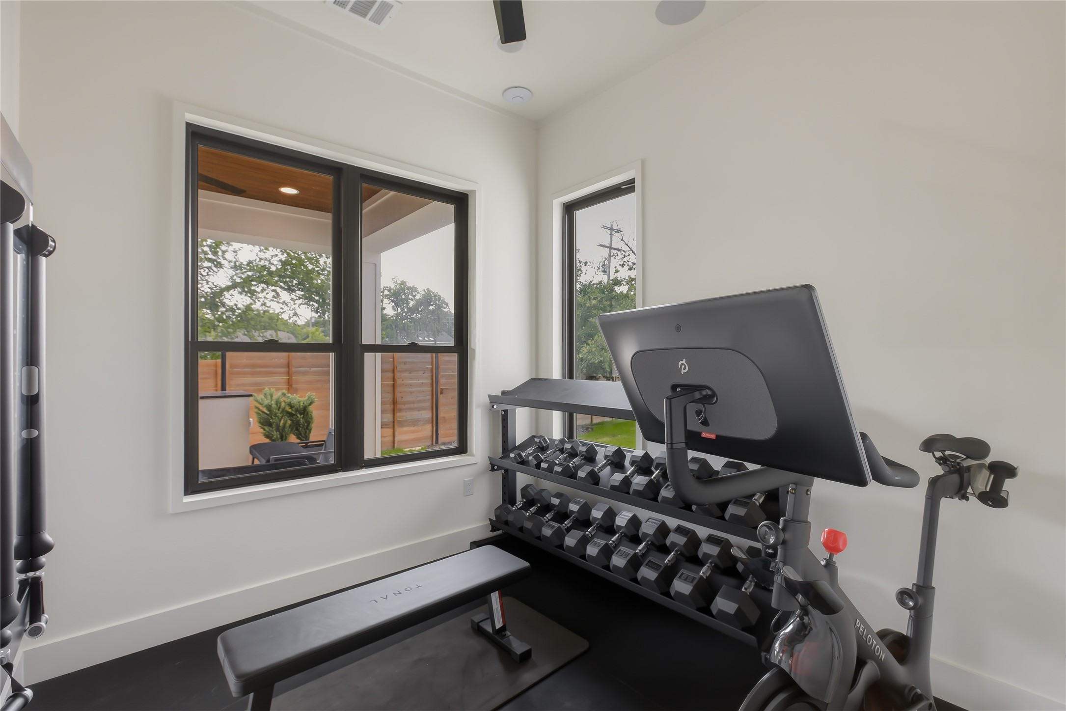 705 West 10th Street Georgetown, TX 78626 - Photo 22 of 40