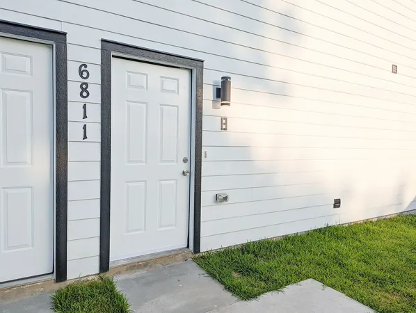 $1,324 | 6811 Glass Street, Unit B, Houston, TX 77016
