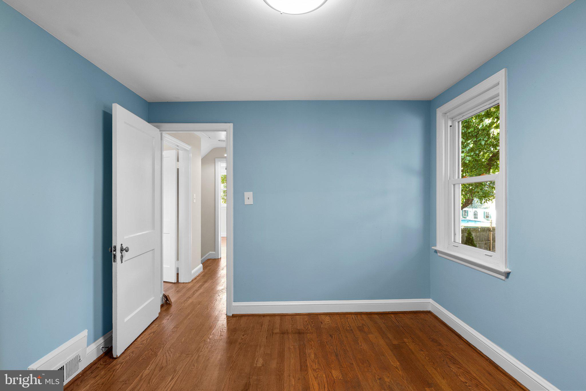 10 Tanglewood Road Catonsville, MD 21228 - Photo 21 of 48 Hardwood floors