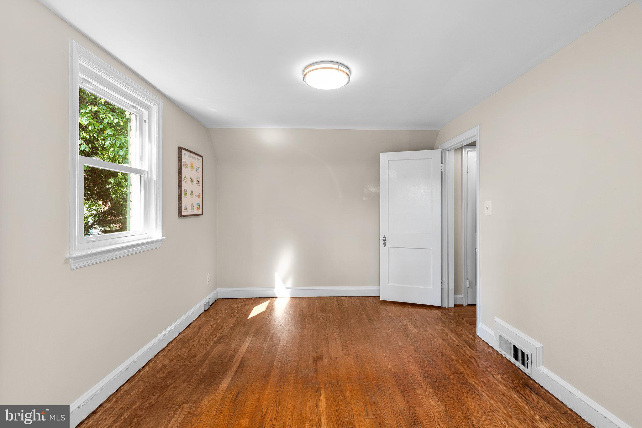 10 Tanglewood Road Catonsville, MD 21228 - Photo 23 of 48 Updated lighting and wood floors