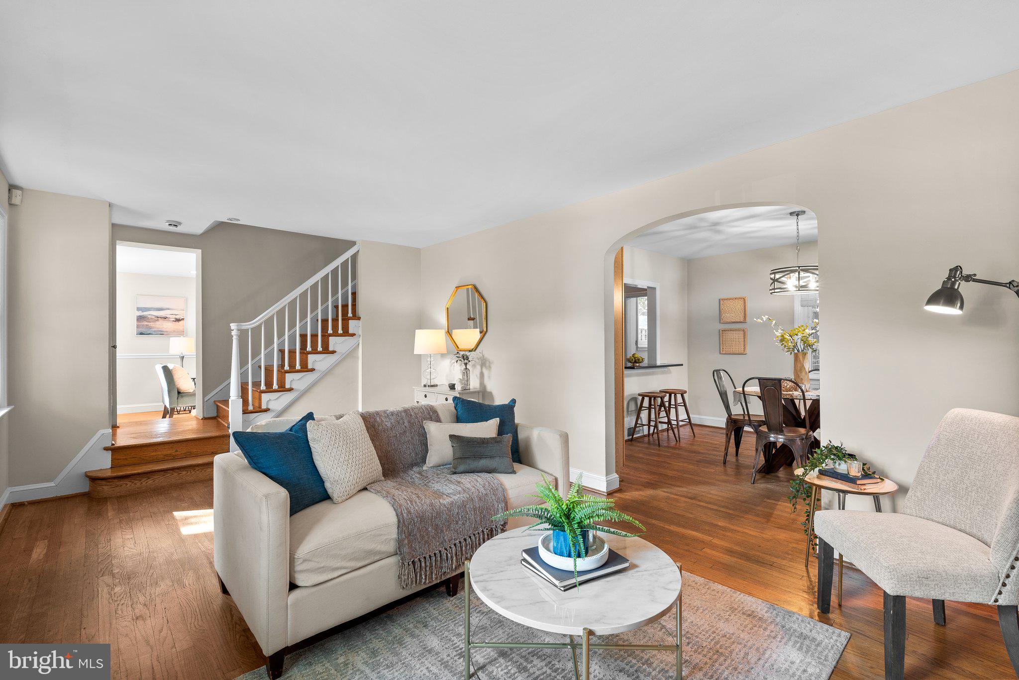 Living room w/sight lines to dining rm & family rm