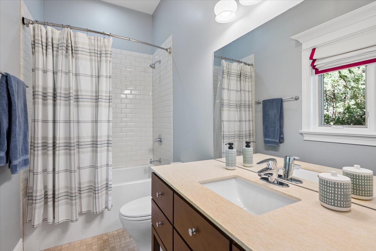 916 Seminole Road Wilmette, IL 60091 - Photo 23 of 41 Gallery Image 23