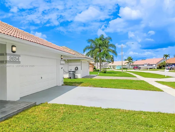 $4,400 | 9654 Sun Pointe Drive, Boynton Beach, FL 33437