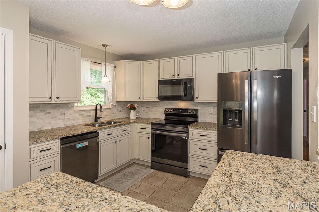 468 Talbert Court Ballwin, MO 63021 - Photo 10 of 28