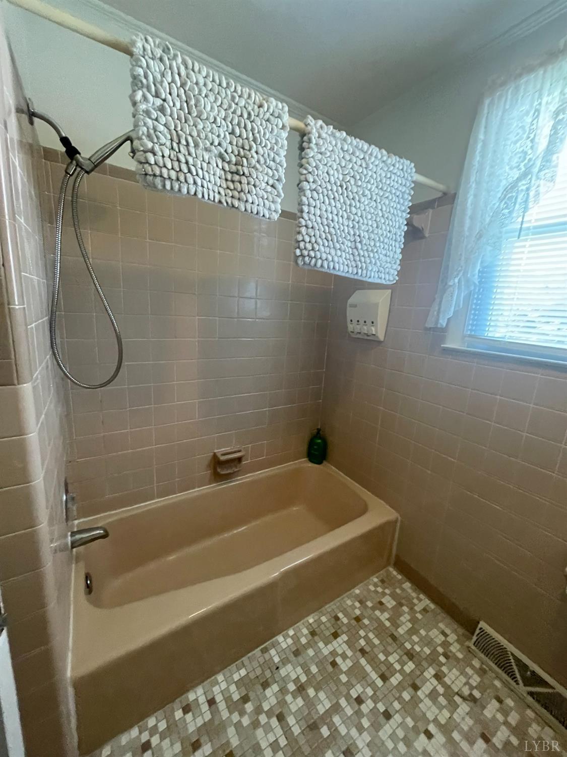 2198 Old Rustburg Road Lynchburg, VA 24501 - Photo 23 of 42