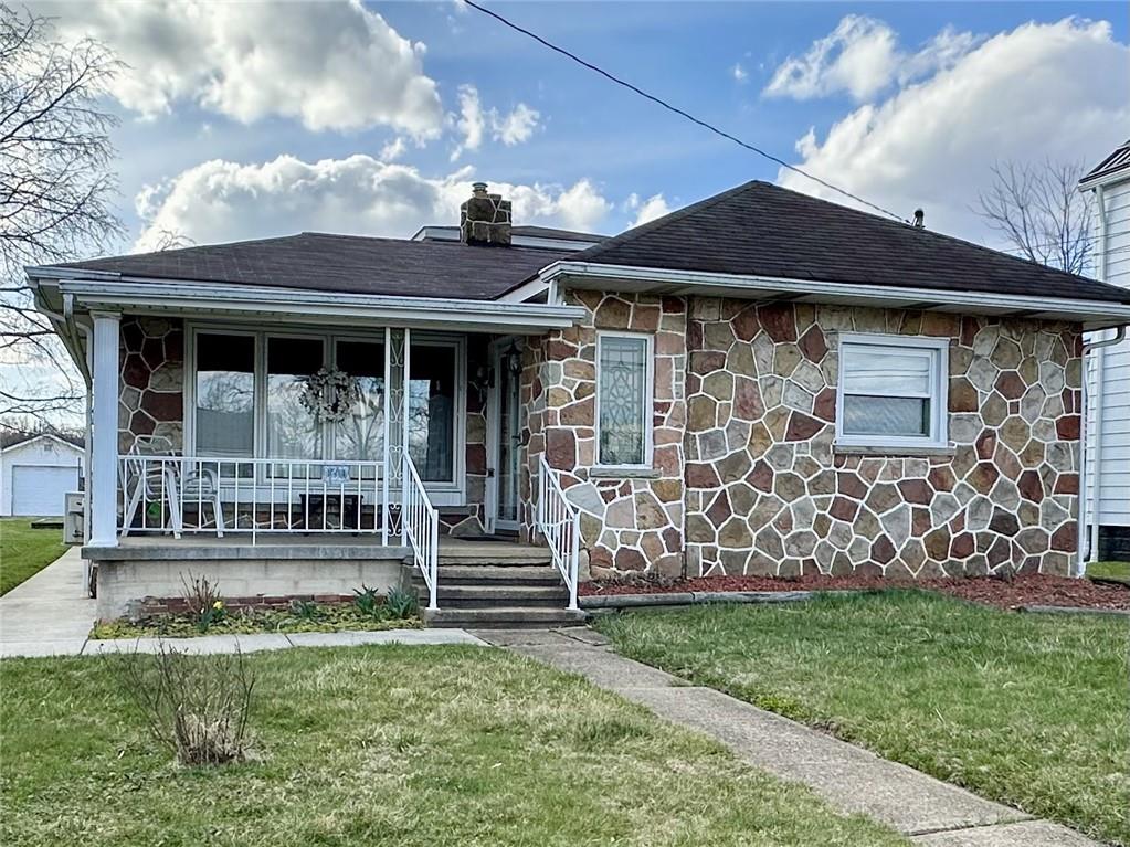 Welcome to 1004 Poe Street, Vandergrift.  Located in Kiski Area School District.