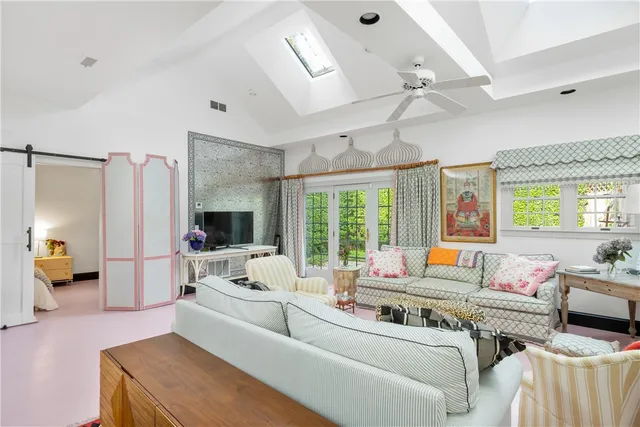 $5,000 | 729 Bellevue Avenue, Unit COTTAGE, Newport, RI 02840