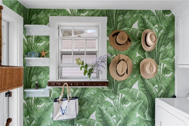 $5,000 | 729 Bellevue Avenue, Unit COTTAGE, Newport, RI 02840