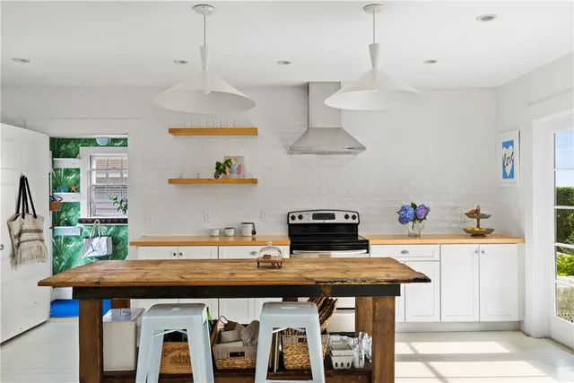 $5,000 | 729 Bellevue Avenue, Unit COTTAGE, Newport, RI 02840