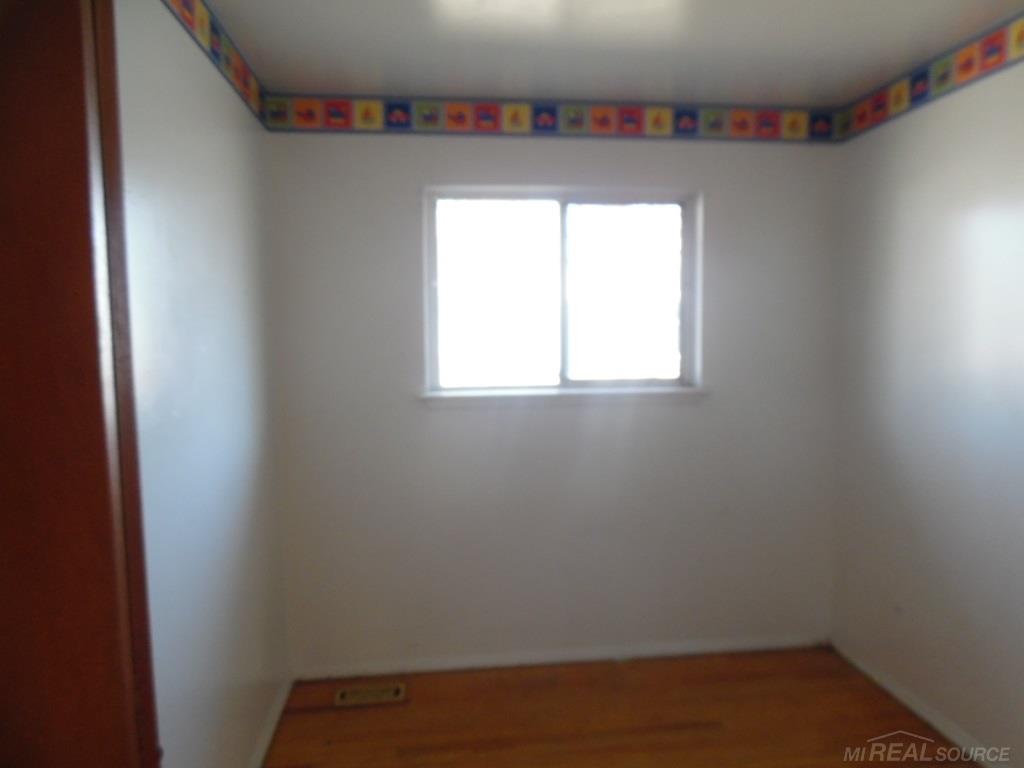 21049 Waltham Road Warren, MI 48089 - Photo 8 of 29