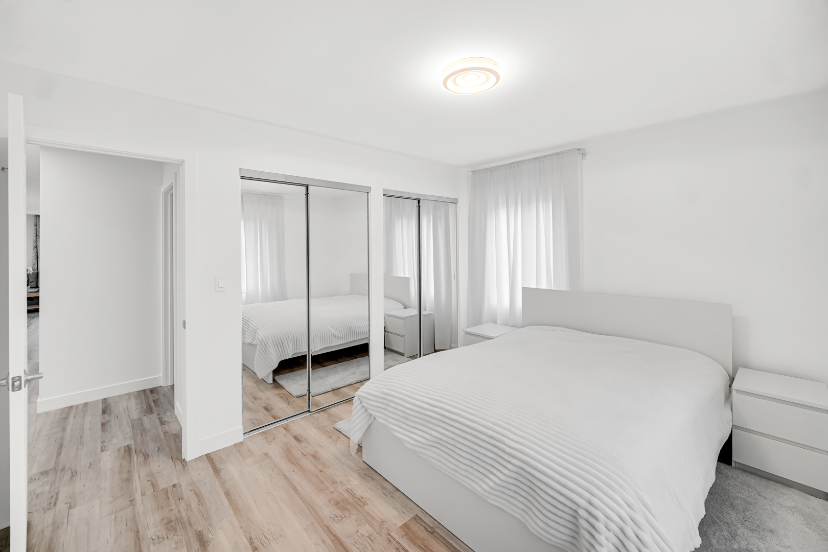 1485 Chippewa Trail Wheeling, IL 60090 - Photo 11 of 16 a bedroom with a bed and a closet