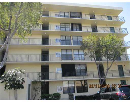 9 Royal Palm Way, Unit 504 Boca Raton, FL 33432 - Photo 1 of 10 Primary Photo