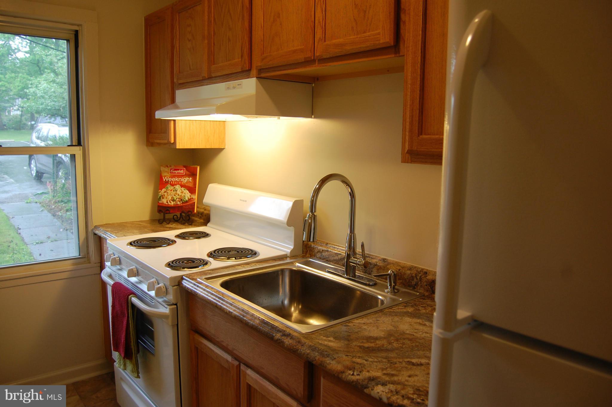 18 Ridge Road, Unit N Greenbelt, MD 20770 - Photo 4 of 12 Kitchen