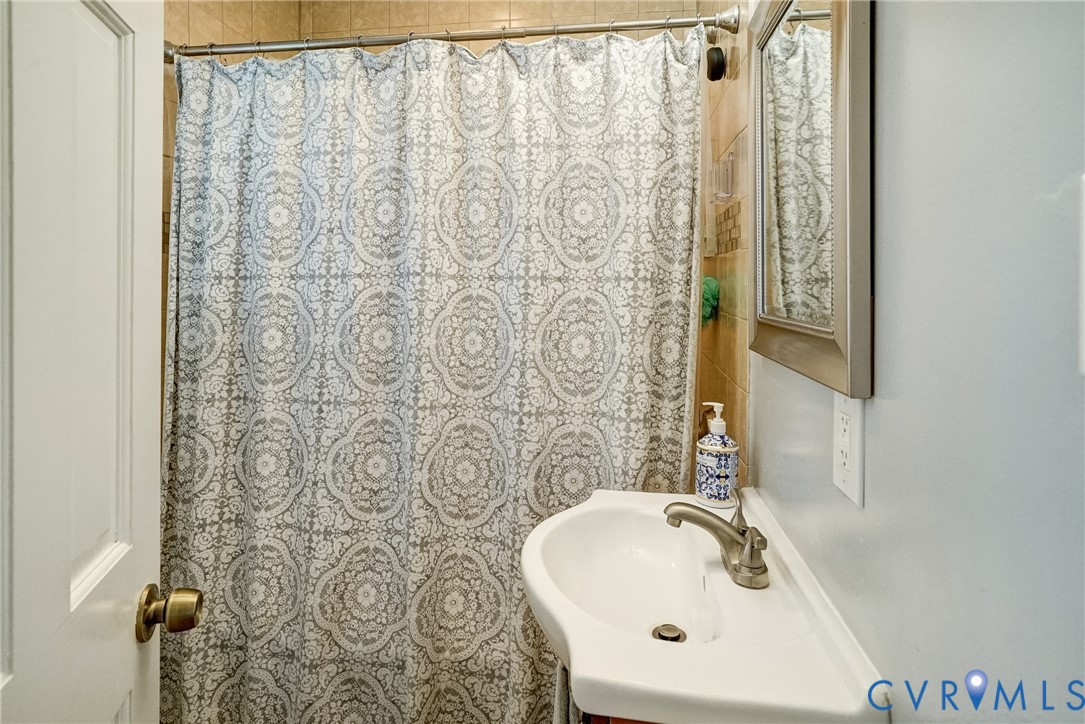 917 Pine Ridge Road Richmond, VA 23226 - Photo 20 of 34 Gallery Image 20