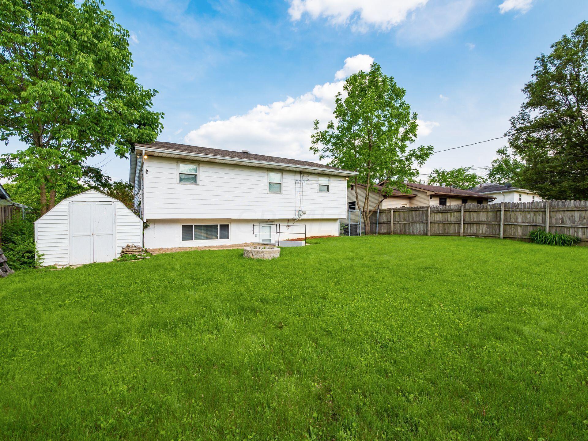 6515 Faircrest Road Columbus, OH 43229 - Photo 29 of 33 029_8a90_i 6515 Faircrest 056
