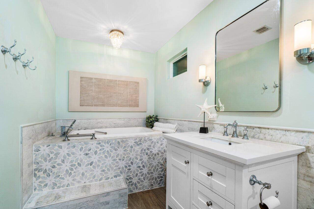 1051 Northwest 3rd Street Boca Raton, FL 33486 - Photo 17 of 31 Primary bathroom
