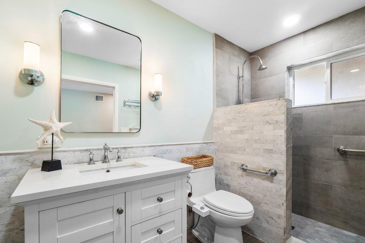 1051 Northwest 3rd Street Boca Raton, FL 33486 - Photo 18 of 31 Primary bathroom