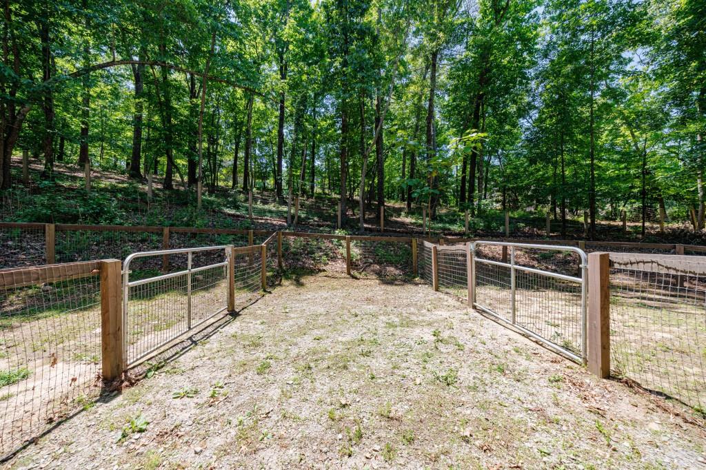 950 Jones Road Roswell, GA 30075 - Photo 38 of 62