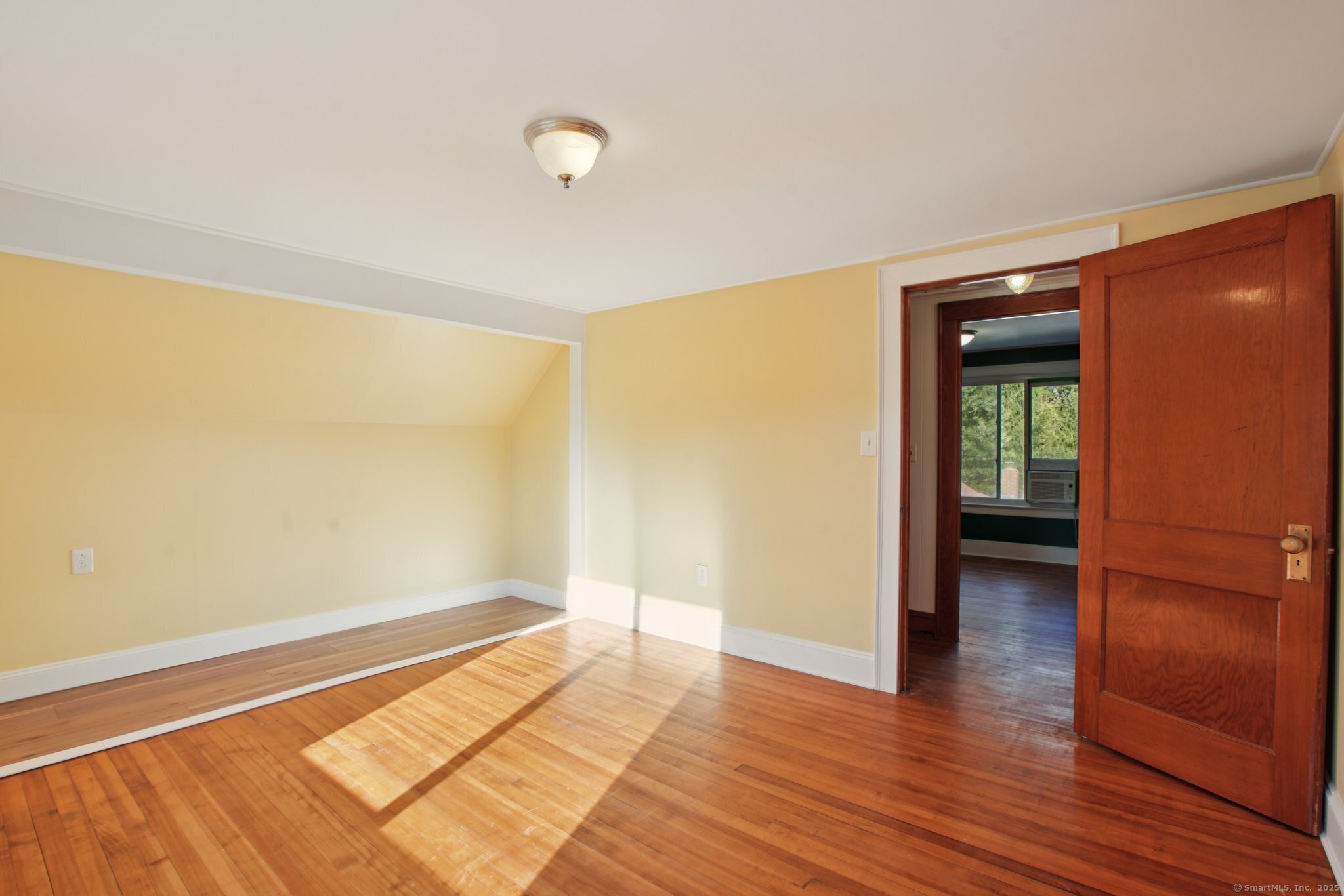 108 Woodland Avenue Bloomfield, CT 06002 - Photo 25 of 31