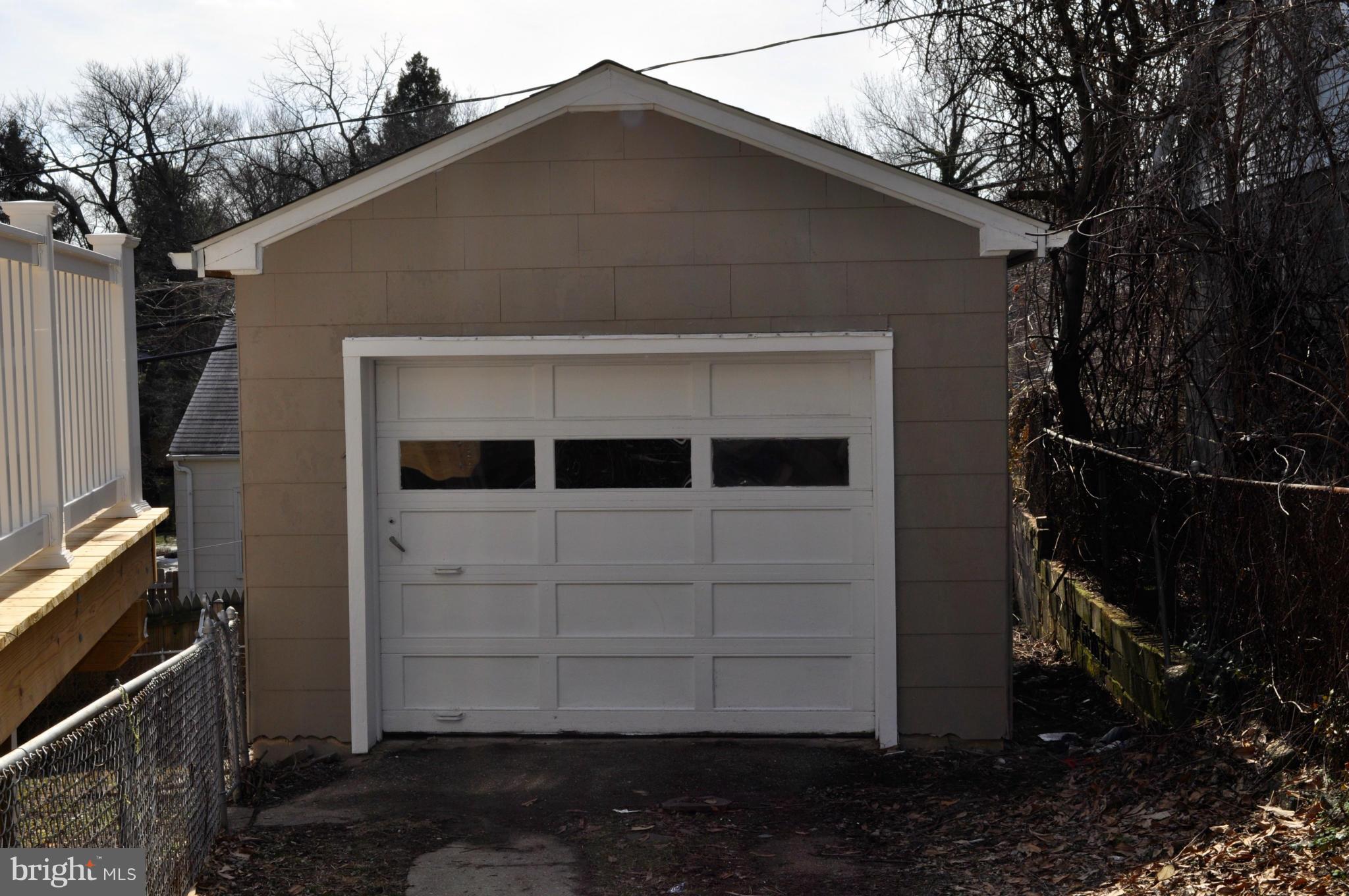 1011 Overbrook Road Baltimore, MD 21239 - Photo 2 of 24 a front view of a house