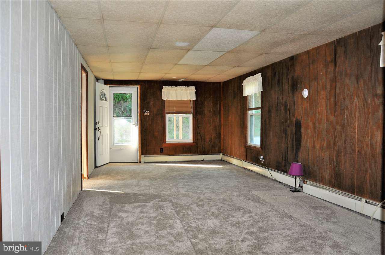 2114 Craley Road Windsor, PA 17366 - Photo 4 of 36