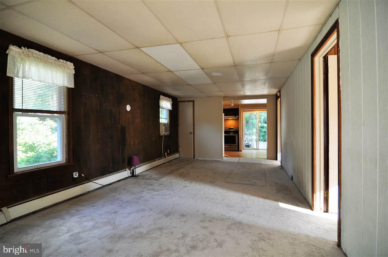 2114 Craley Road Windsor, PA 17366 - Photo 5 of 36