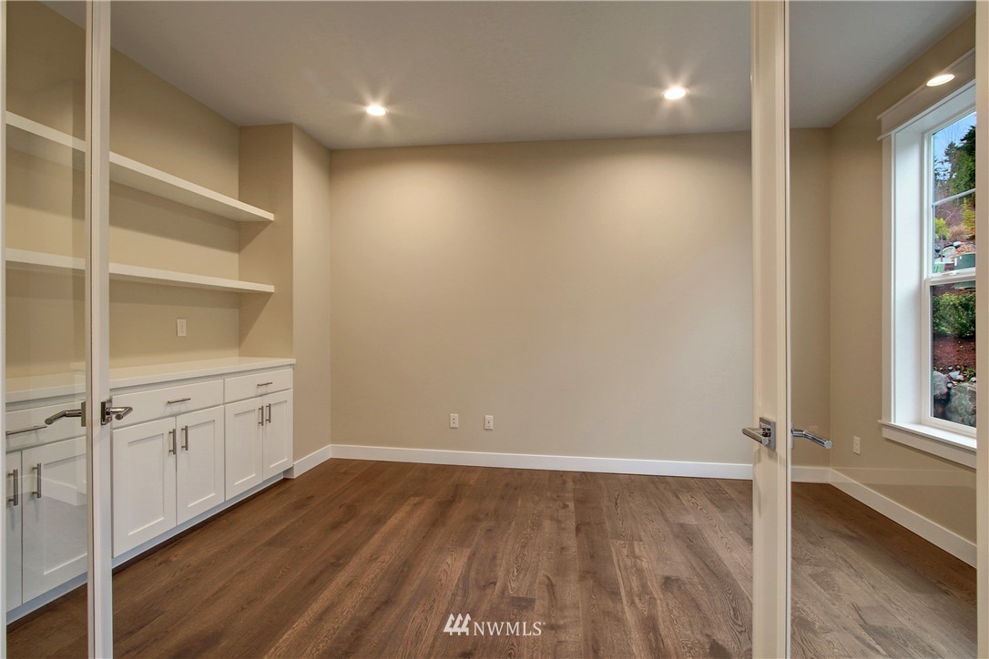 15426 98th Court Northeast Bothell, WA 98011 - Photo 10 of 27 Gallery Image 10