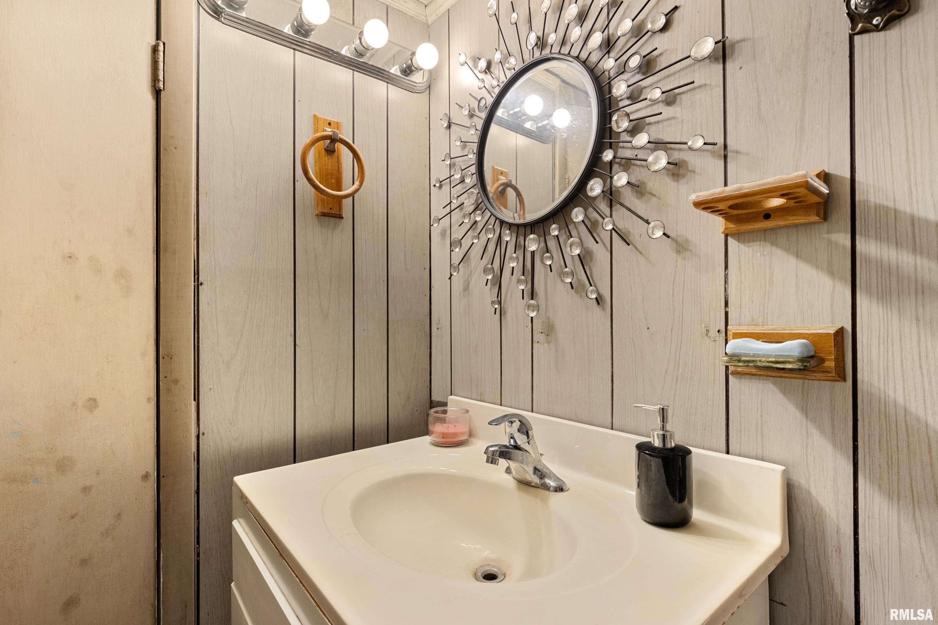 2907 North Sheridan Road Peoria, IL 61604 - Photo 24 of 29