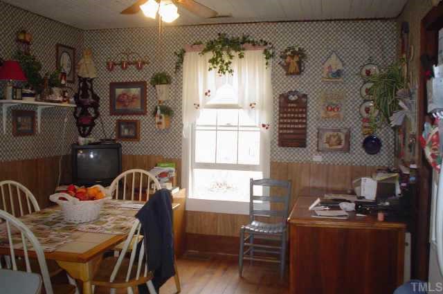 1737 Old Coleridge Road Siler City, NC 27344 - Photo 4 of 8 Dining room