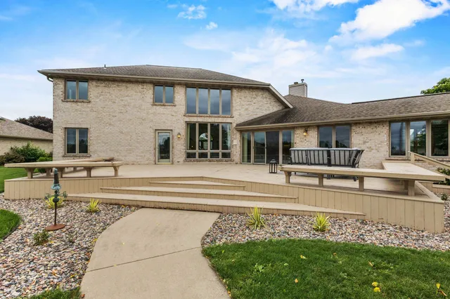 $850,000 | 2516 Van Rite Court, Green Bay, WI 54311